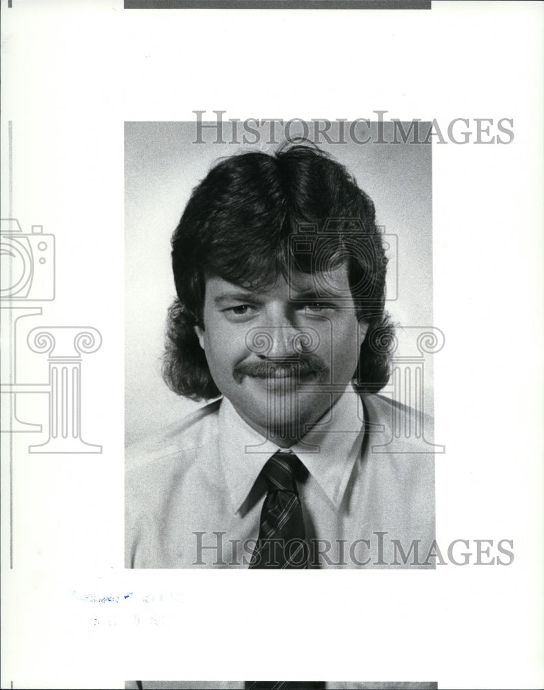 1986, Mike Strimbu, PD Circulation employee - cvp86201 - Historic Images