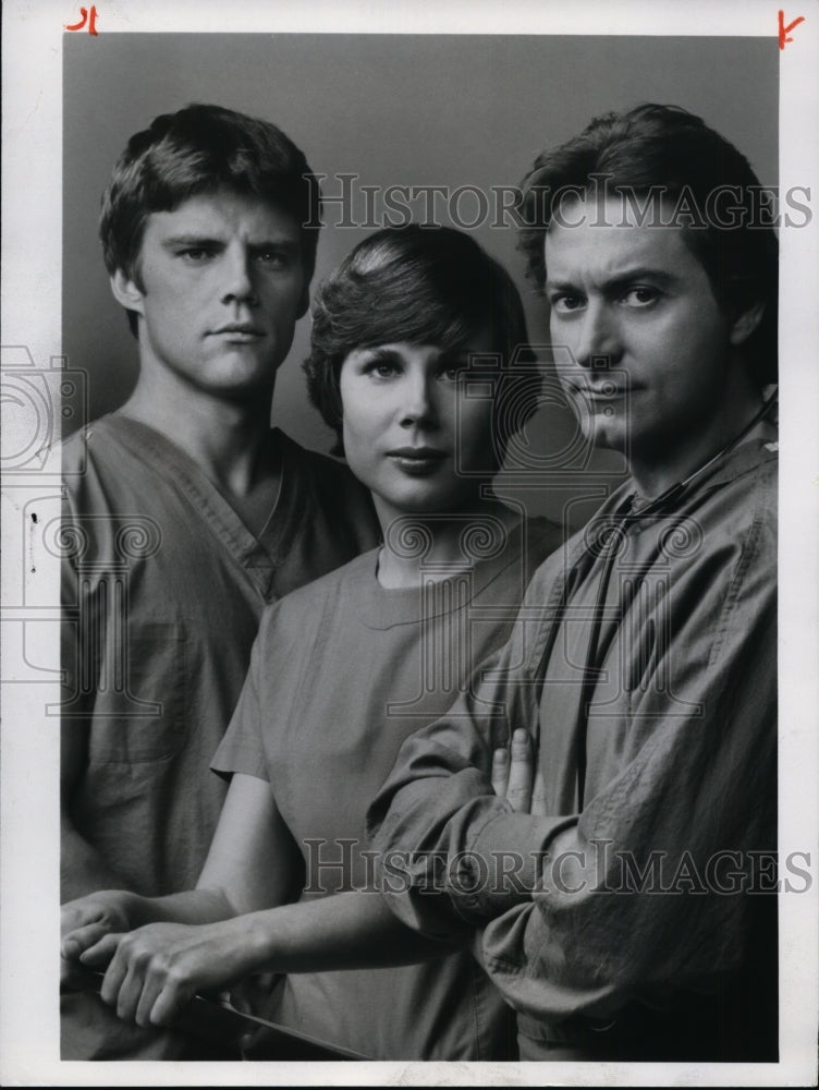 1977 Press Photo Ernest Thompson, Linda Carlson and James Sloyan-Westside Medica - Historic Images