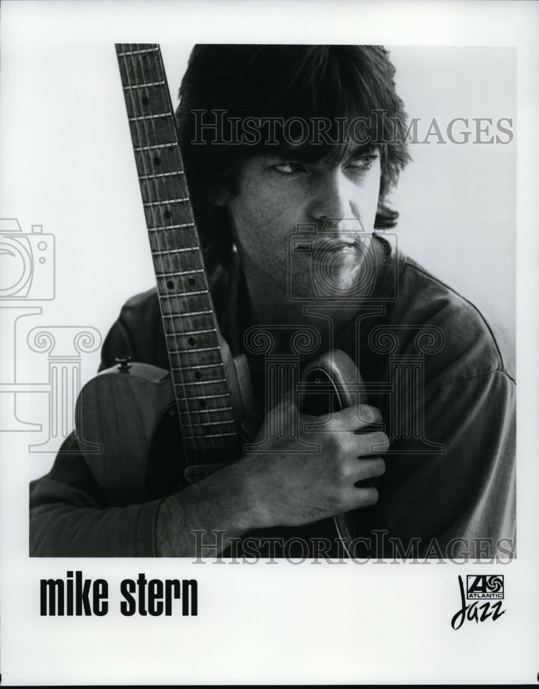 1992, Mike Stern is an American jazz guitarist - cvp86445 - Historic Images