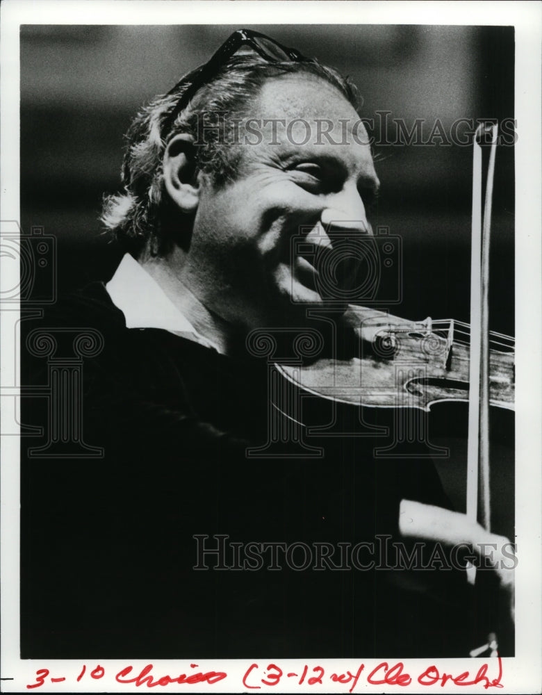 Press Photo Isaac Stern was an American violinist and conductor,with choirs - Historic Images