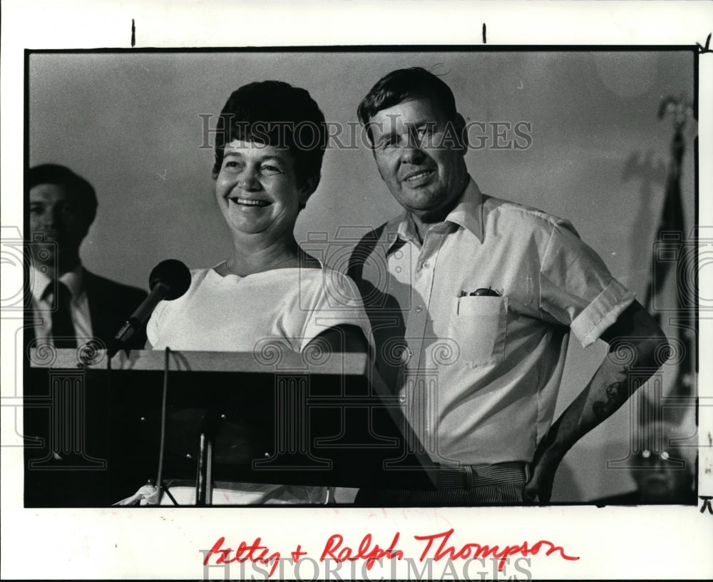 1984 Press Photo Lottery winners Mr. and,Mrs. Betty and Ralph Thompson - Historic Images