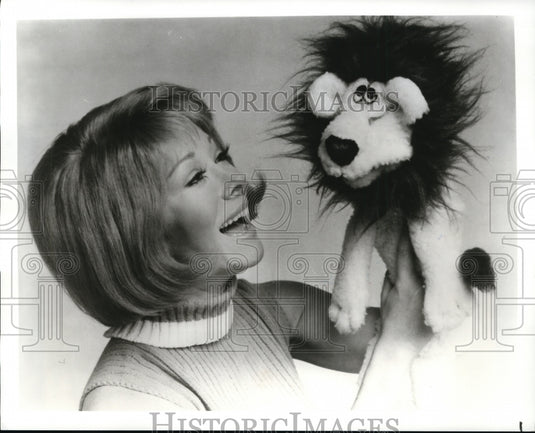 Press Photo Shari Lewis will discuss Children's Television on Dave Patterson - Historic Images