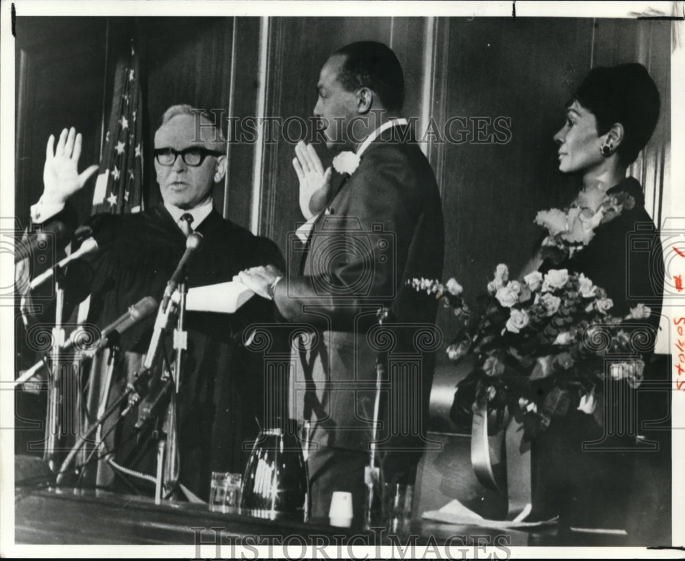 1986 Press Photo Carl Stokes at &quot;swearing in&quot; - cvp86683 - Historic Images