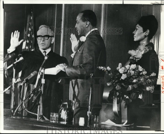 1986 Press Photo Carl Stokes at "swearing in" - cvp86683 - Historic Images