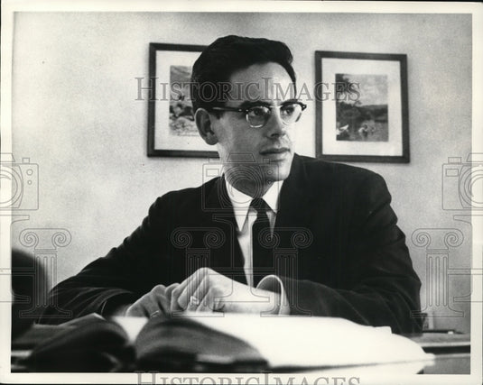 1963 Press Photo Dr. James B. Resivich Professor of Engineering at Case Insitute - Historic Images