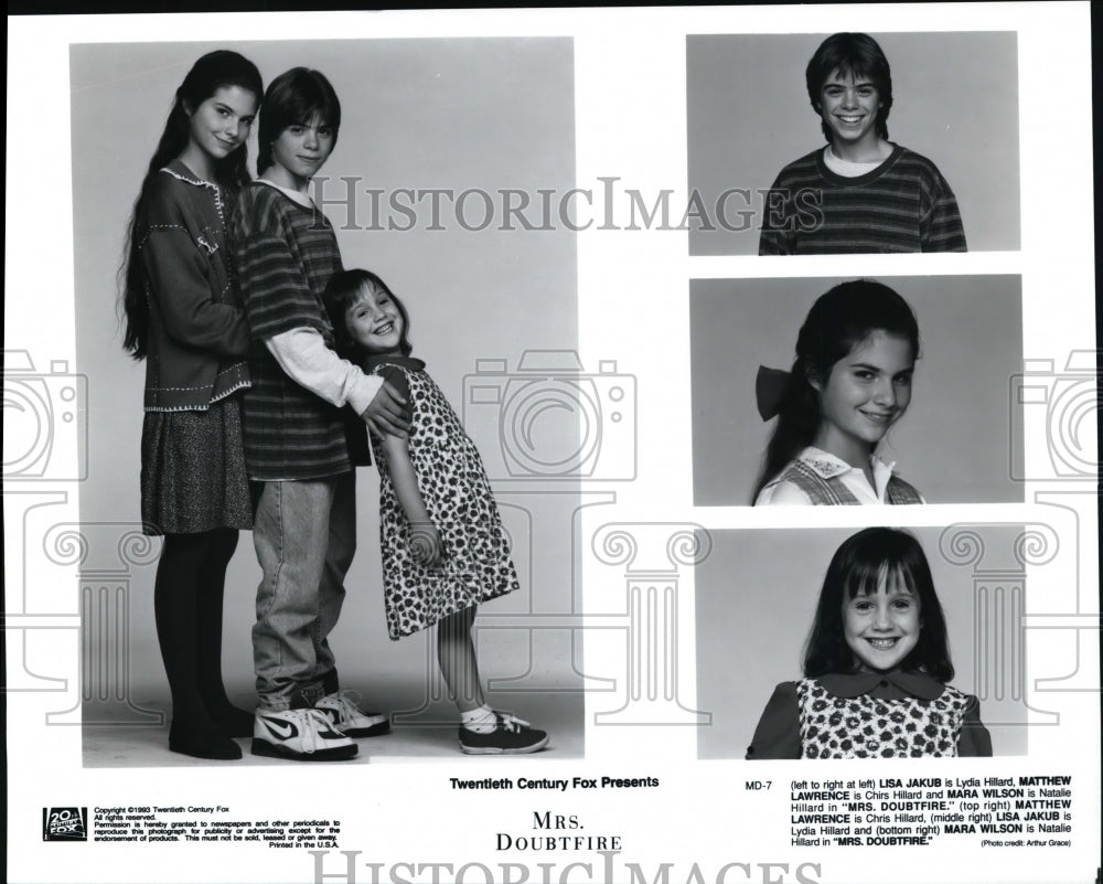 1993, Lisa Jakub, Matthew Lawrence and Mara Wilson in Mrs. Doubtfire. - Historic Images