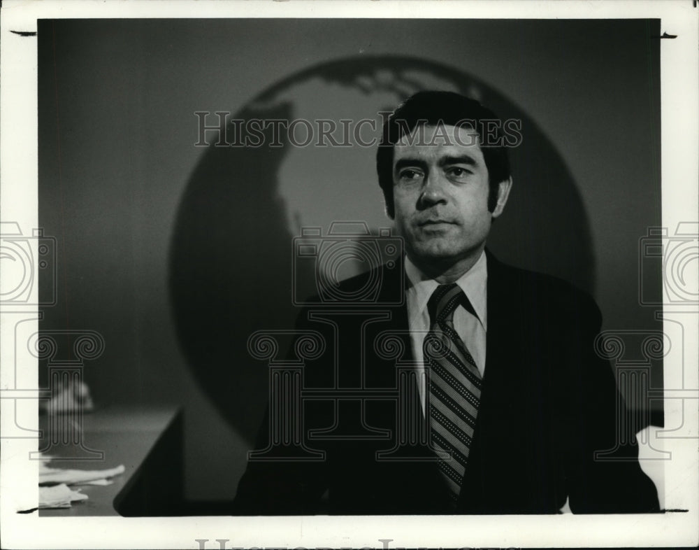1980, American Journalist Dan Rather in his weekend news - cvp87036 - Historic Images