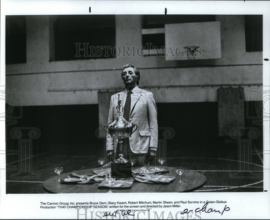 1982, Robert Mitchum in That Championship Season. - cvp87083 - Historic Images