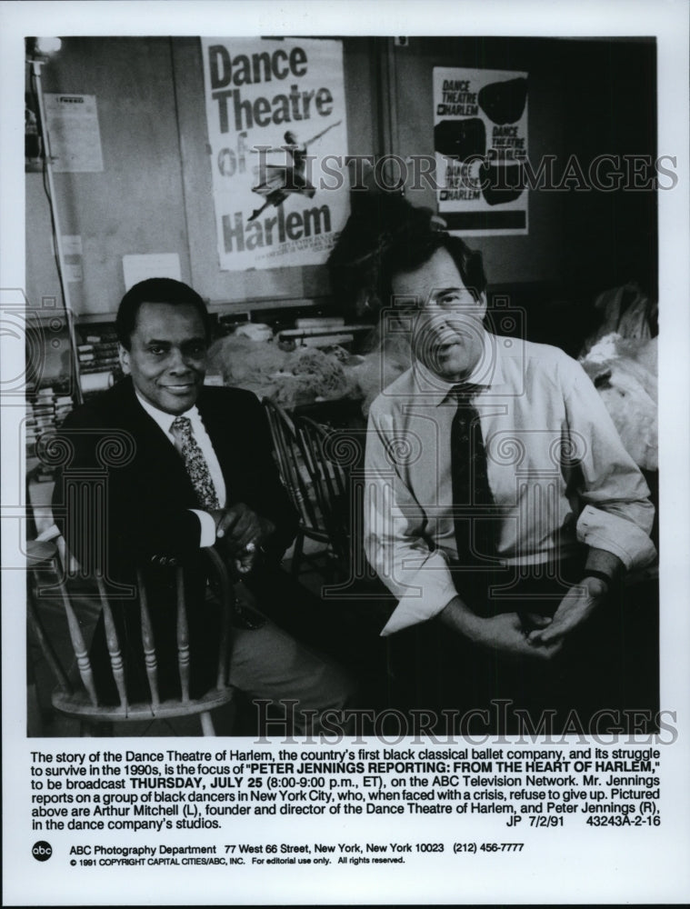 1991 Press Photo Peter Jennings and Arthur Mitchell on From the Heart of Harlem. - Historic Images