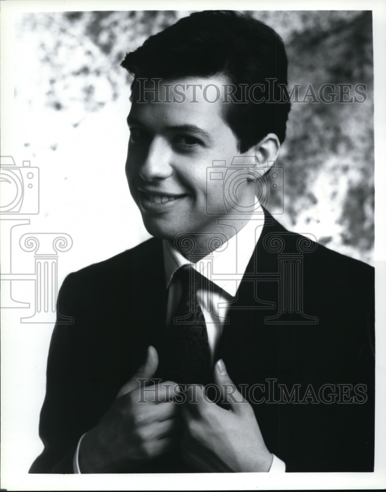 Press Photo Jon Cryer in The Famous Teddy Z. - cvp87976 - Historic Images