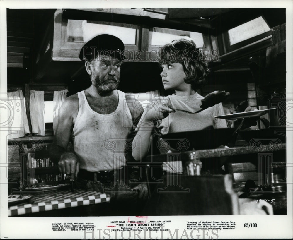 1965 Press Photo John Mills and Hayley Mills in The Truth About Spring. - Historic Images