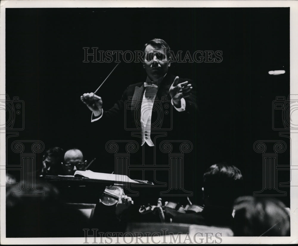 1969, Robert Shaw, Associate Conductor of the Cleveland Orchestra. - Historic Images