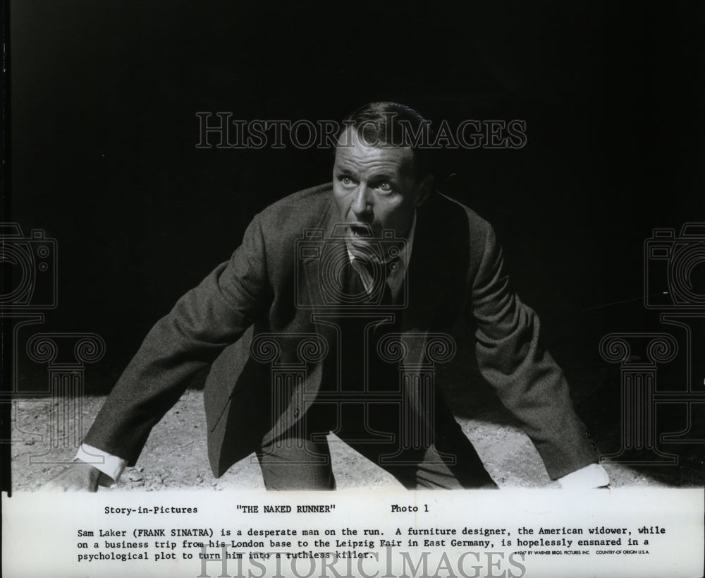 1967, The naked Runner-Frank Sinatra - cvp88438 - Historic Images