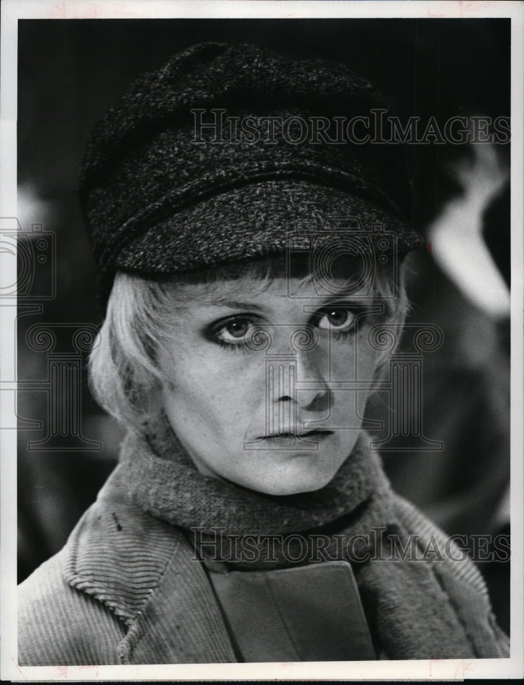 1977 Press Photo Twiggy, In Bing Crosby's Merrie Olde Christmas - cvp88972-Historic Images