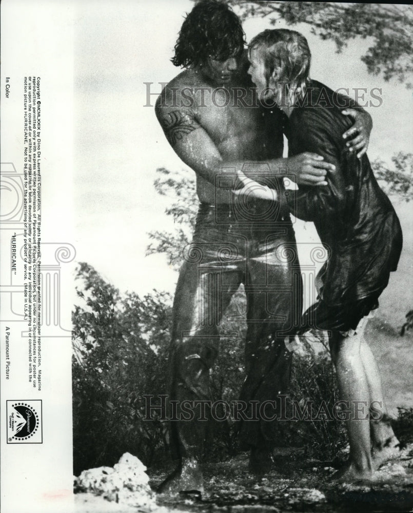 1979, Jason Robards and Mia Farrow in "Hurricane." - cvp89114 - Historic Images