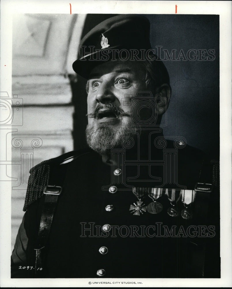 1977 Press Photo Peter Ustinov in The Last Remake of Beau Geste - cvp89246-Historic Images
