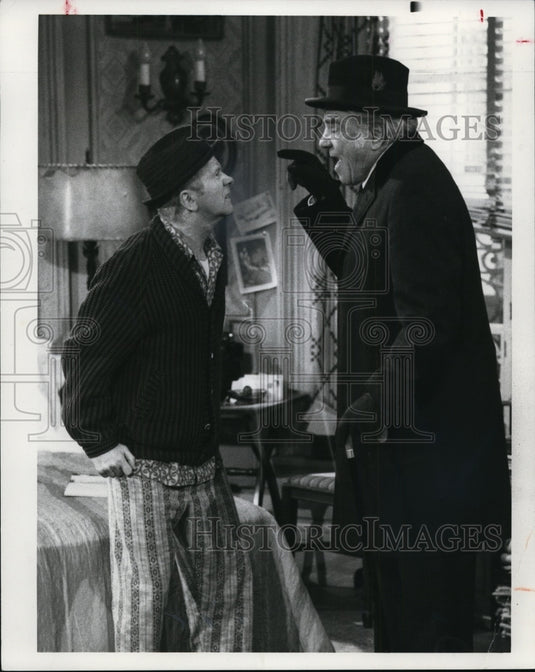 1980 Press Photo Red Buttons. - Historic Images