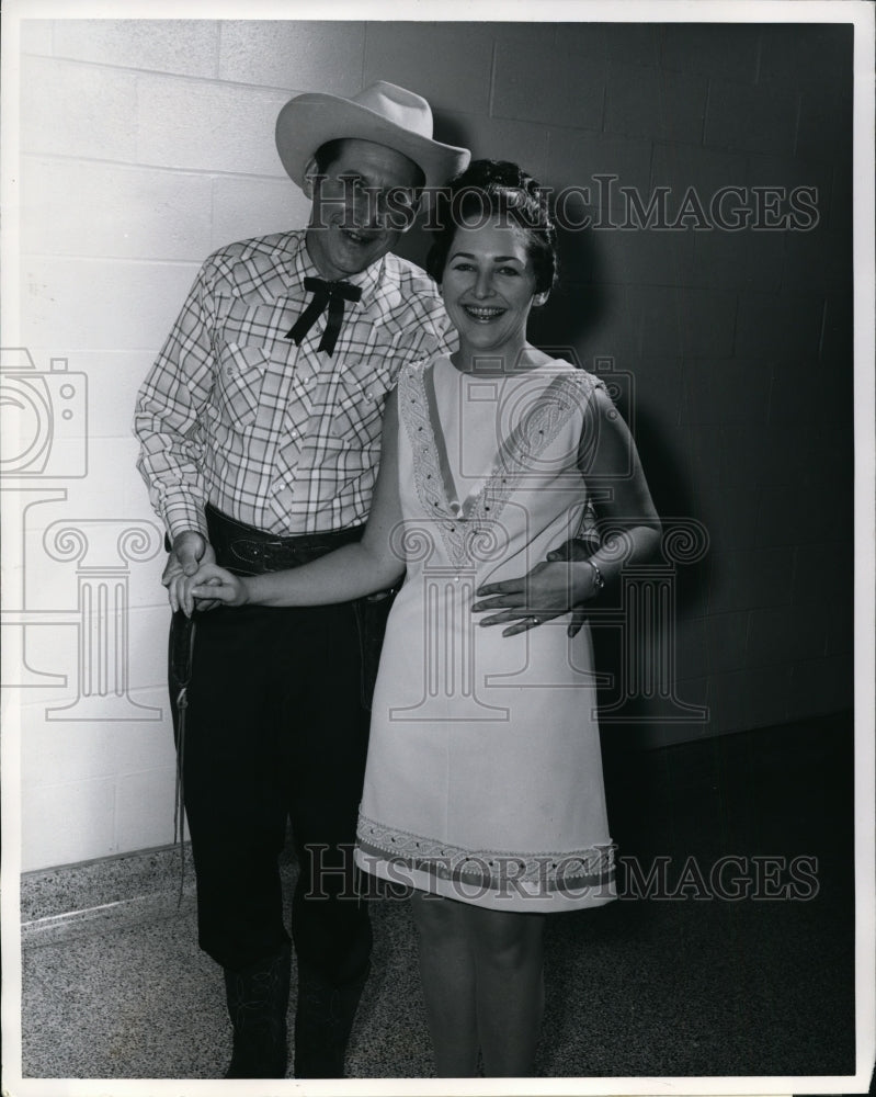 1971, Will Staab and Catherine Stroh in &quot;Brown October Ale.&quot; - Historic Images