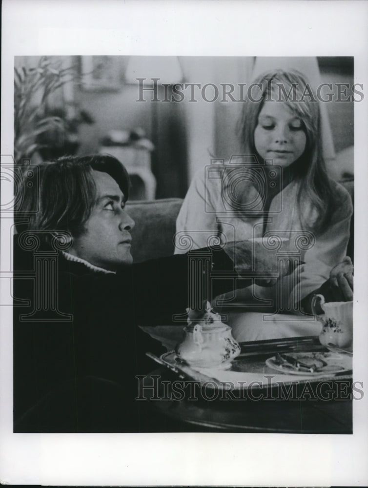 1980 Press Photo Martin Sheen in The Little Girl Who Lives Down the Lane. - Historic Images