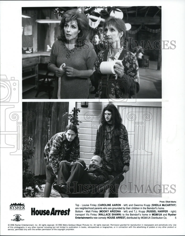 1996 Press Photo Caroline Aaron and Sheila McCarthy in House Arrest. - cvp89827 - Historic Images