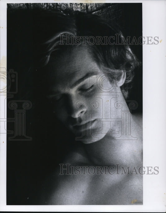 Press Photo Gilles Kohler in "The Marvelous Visit" - cvp89836 - Historic Images