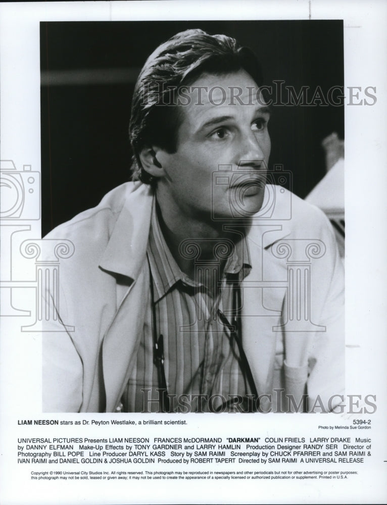 1990 Press Photo Liam Neeson as a scientist in the movie "Darkman" - cvp89917 - Historic Images