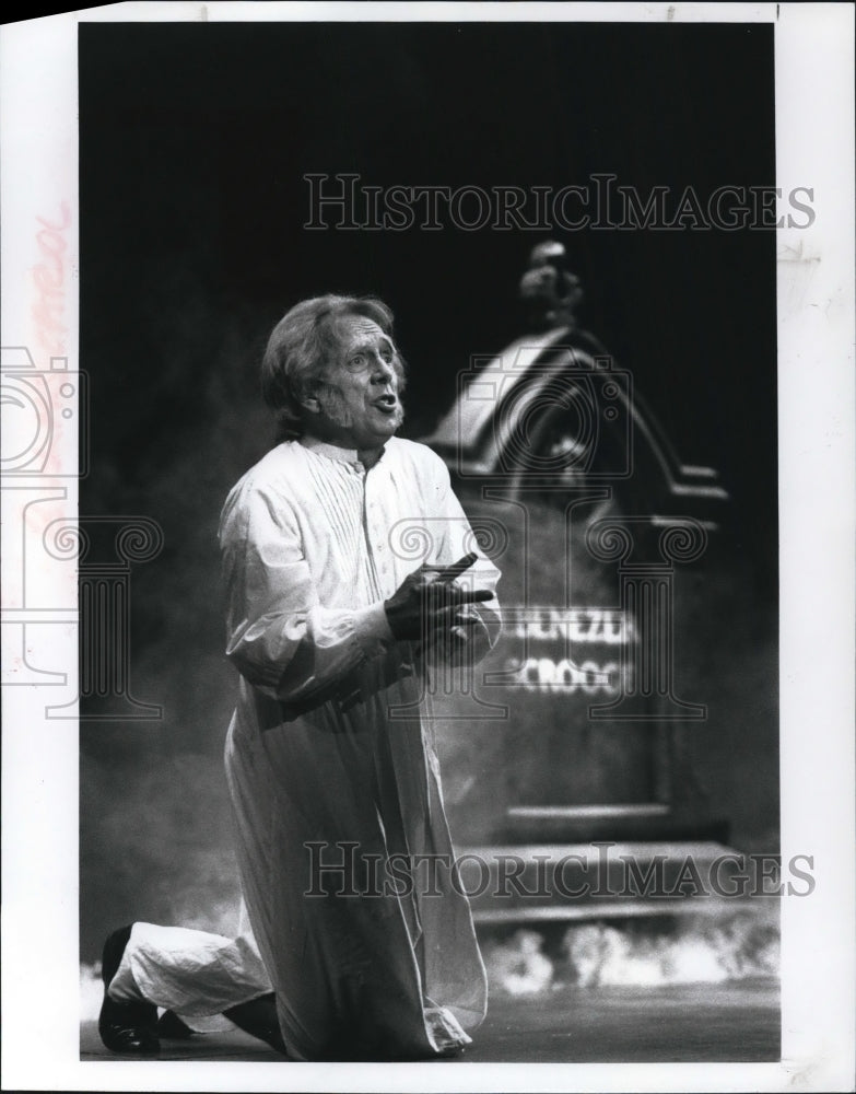 1990 Press Photo William Leach in A Christmas Carol. - cvp90200 - Historic Images