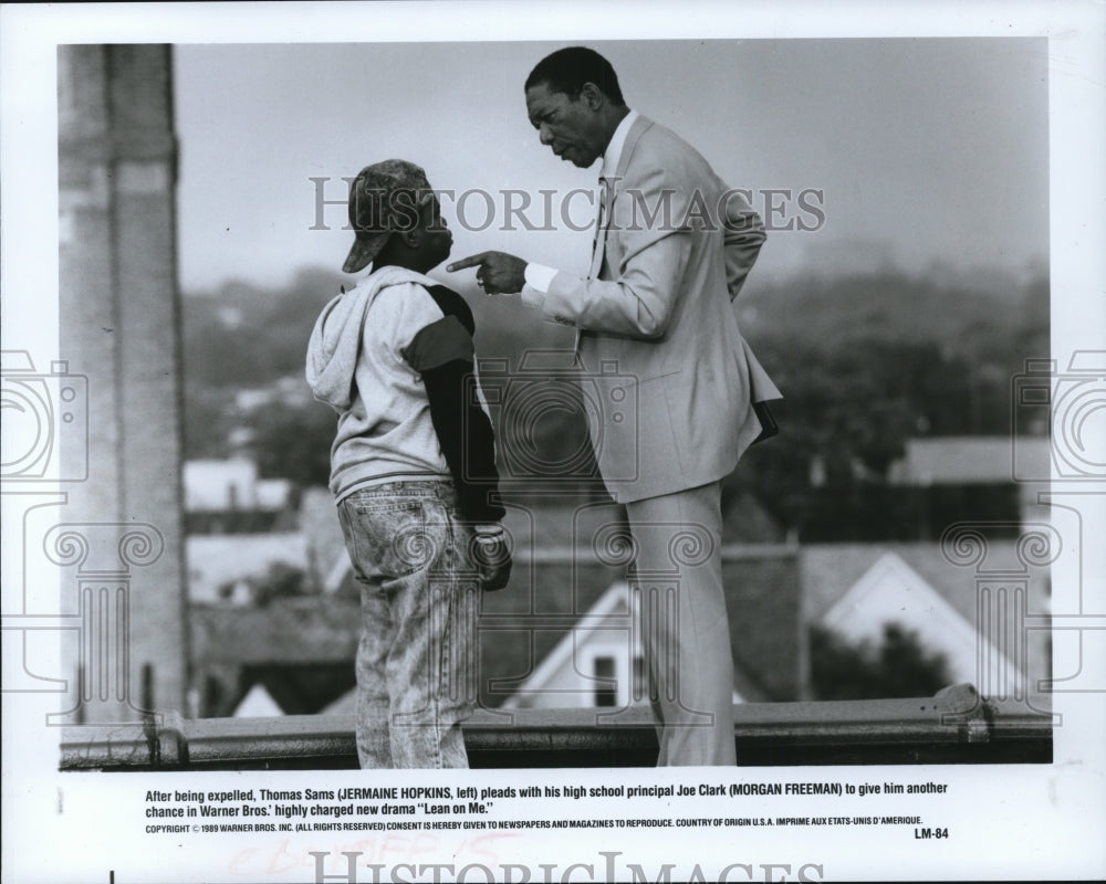 1989 Press Photo Morgan Freeman and Jermaine Hopkins-Lean On Me movie scene- Historic Images