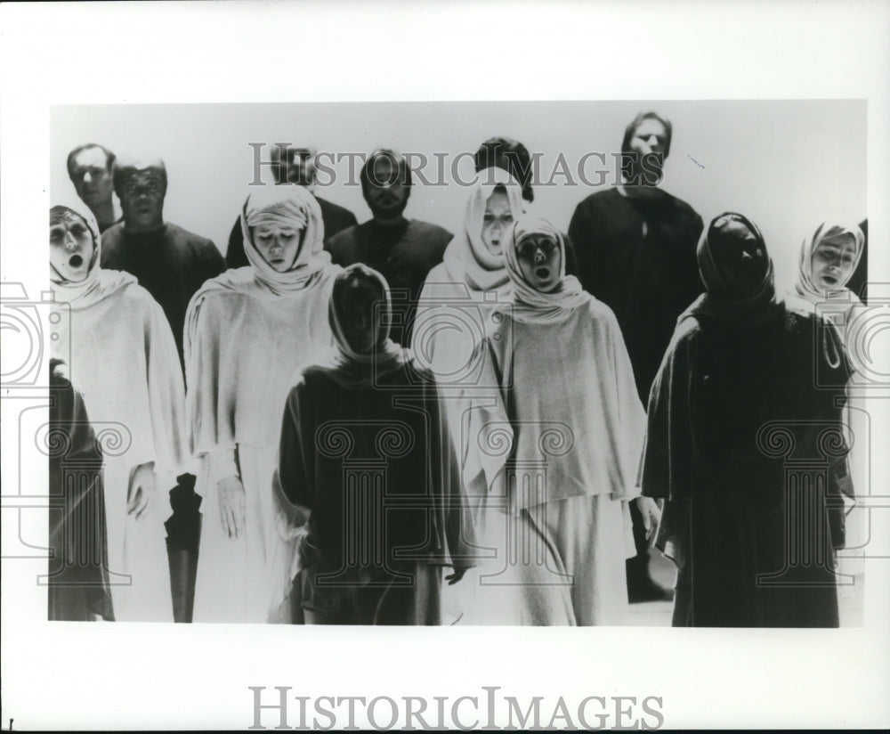 1992 Press Photo In The Shadow of the stars - Historic Images