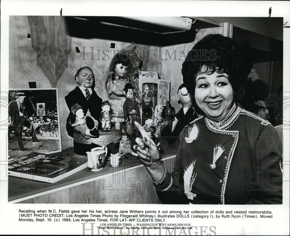 1984 Press Photo Jane Withers points out photo where WC Fields gave her his hat- Historic Images