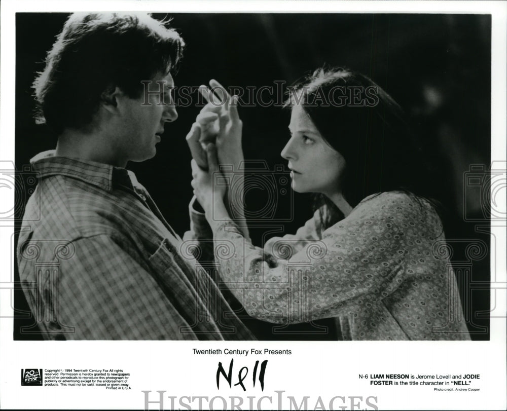 1994, Liam Neeson and Jodie Foster in Nell. - cvp91564 - Historic Images