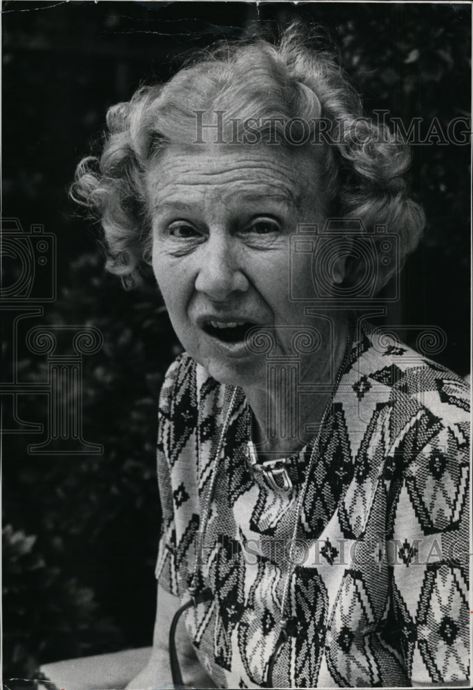 1975 Press Photo Mrs. Spencer Tracy, President &amp; Chairman of John Tracy Clinic - Historic Images