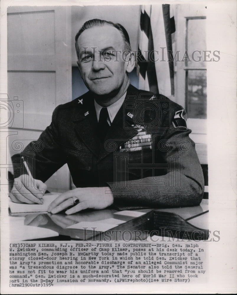 1954 Press Photo Brig. Gen. Ralph W. Zwicker, commanding officer, Camp Kilmer. - Historic Images