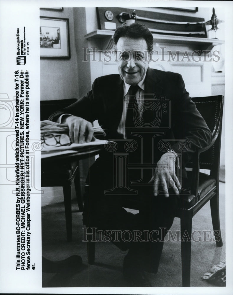 1989, Former Defense Secretary Caspar Weinberger in his office - Historic Images