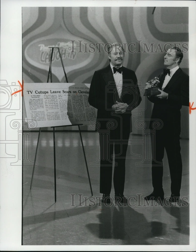 1973 Press Photo Dan Rowan and Dean Martin on Rowan and Martin&#39;s Laugh-In.-Historic Images