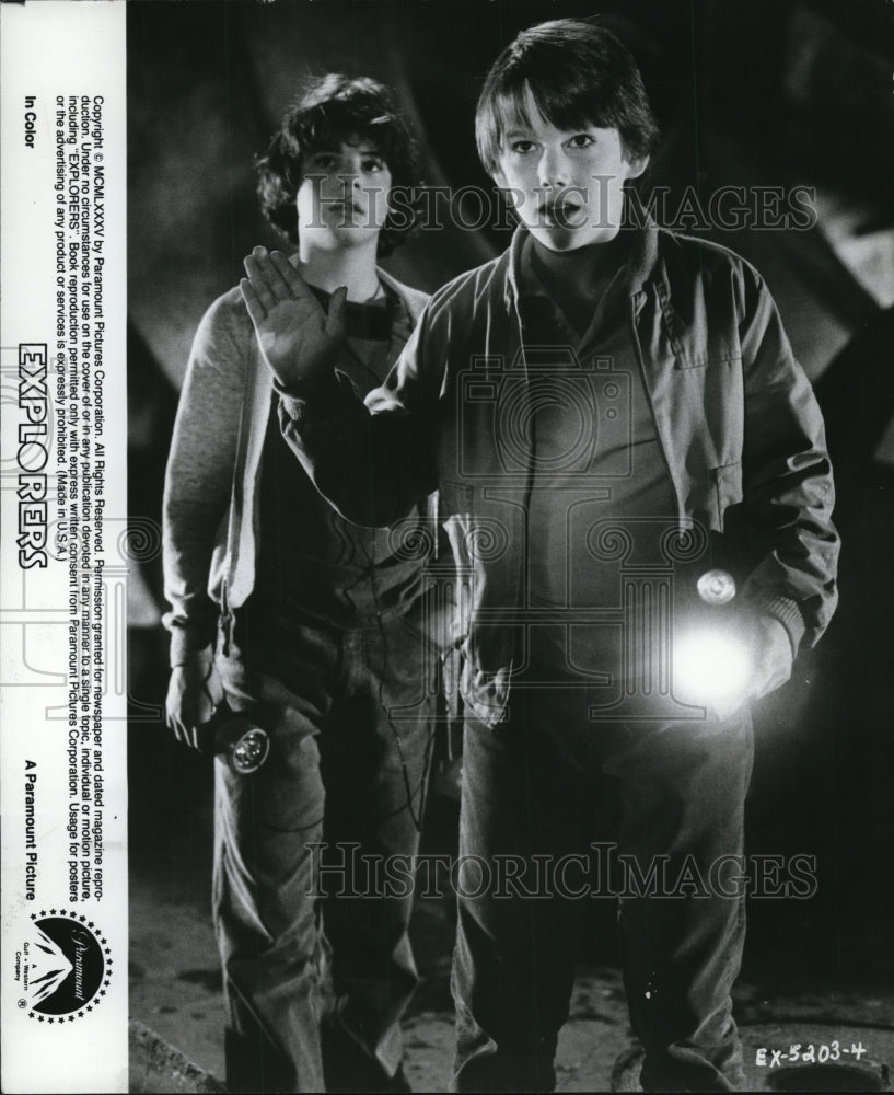 1986 Press Photo Explorers movie scene-Ethan Hawke and Jason Presson - Historic Images