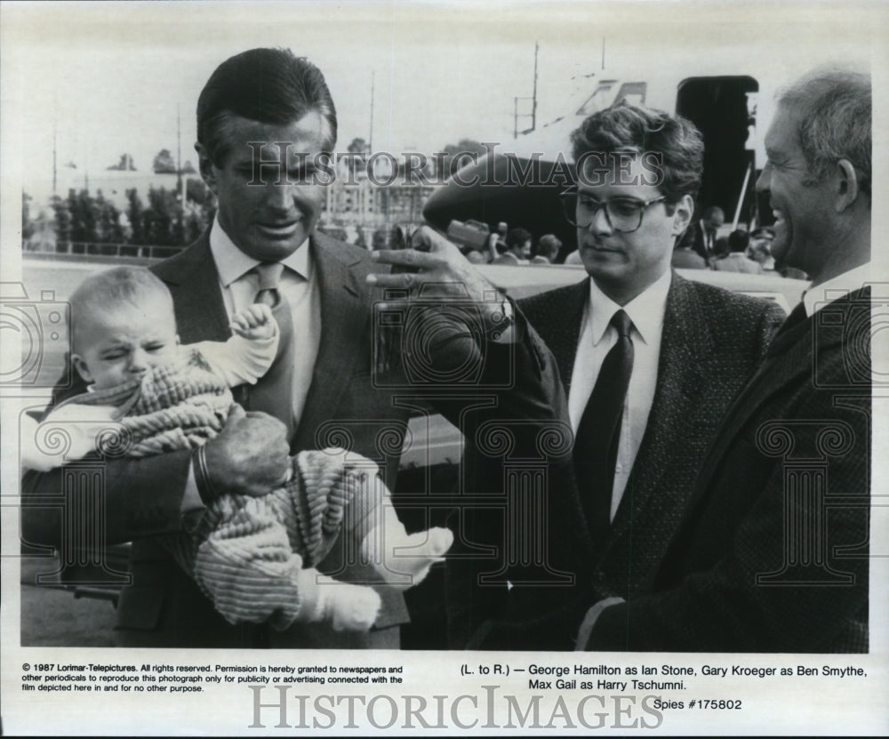 1987 Press Photo George Hamilton and Gary Kroeger in Spies. - cvp93251-Historic Images