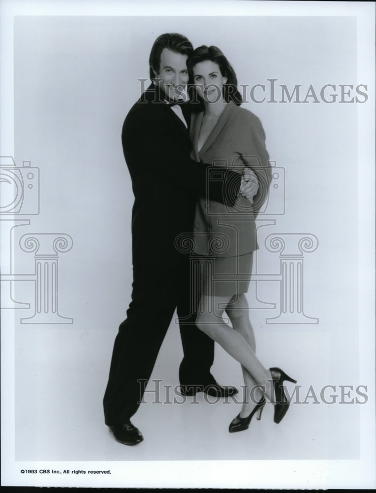 1993 Press Photo Bronson Pinchot and Courtney Cox in The Trouble with Larry - Historic Images