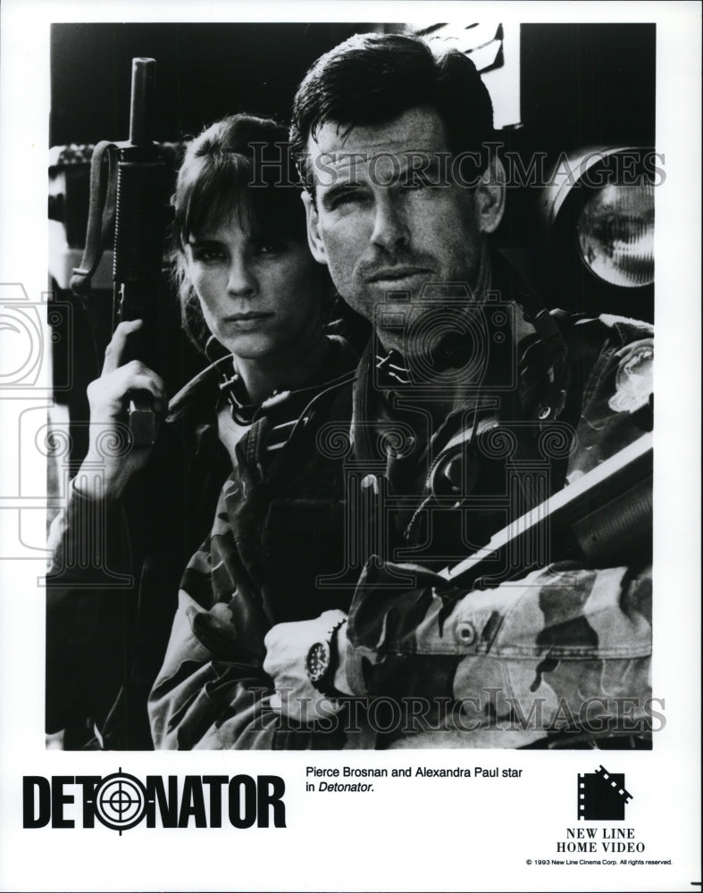 1993, Pierce Brosnan and Alexandra Paul in Detonator. - cvp94189 - Historic Images