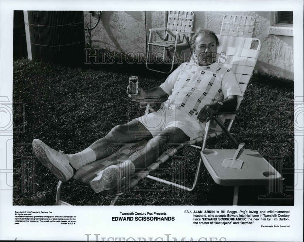 1990, Alan Arkin in Edward Scissorhands. - cvp94376 - Historic Images