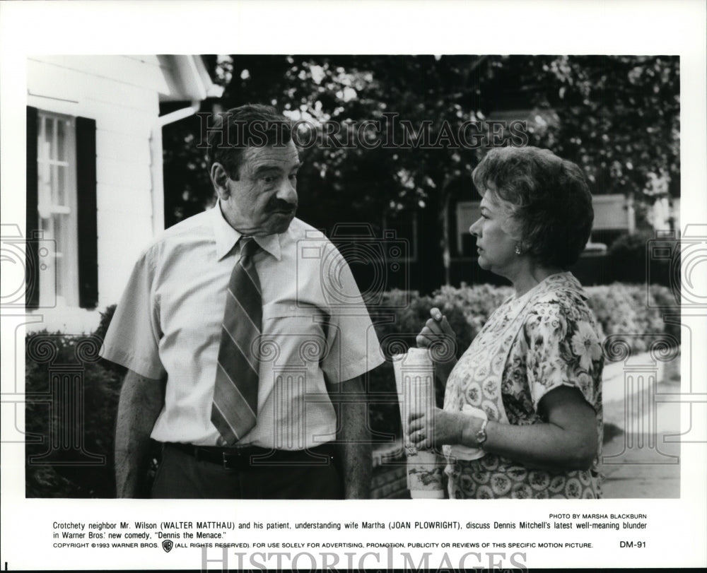 1993 Press Photo Walter Matthau and Joan Plowright in Dennis the Menace. - Historic Images