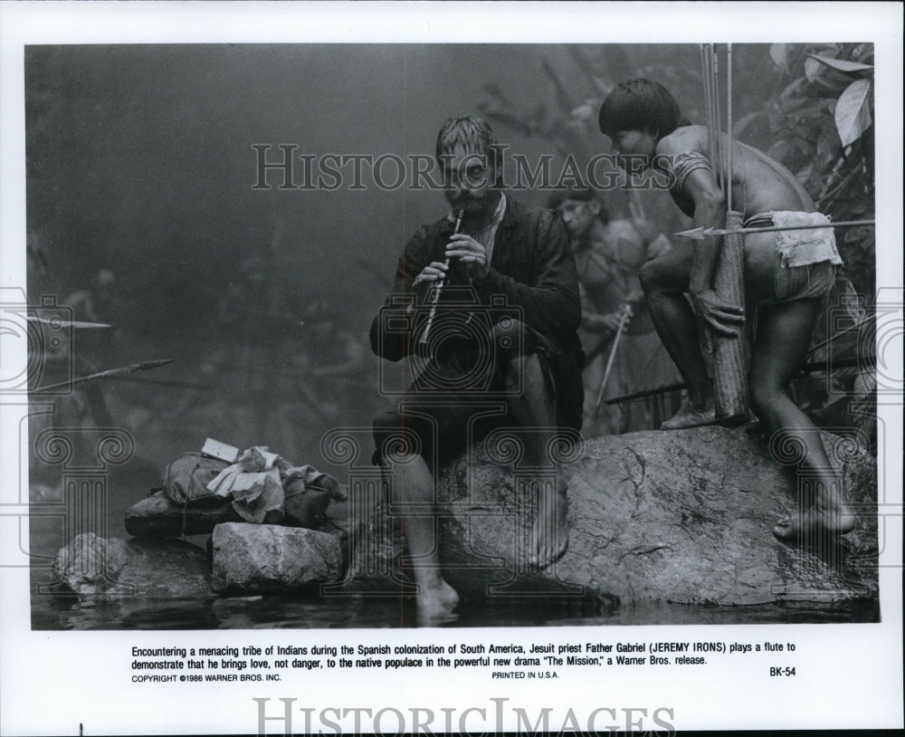 1986, Jeremy Irons in The Mission. - cvp94574 - Historic Images