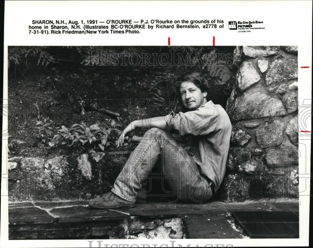 1991, Journalist P.J. O&#39;Rourke in his hometown in Sharon, N.H - Historic Images