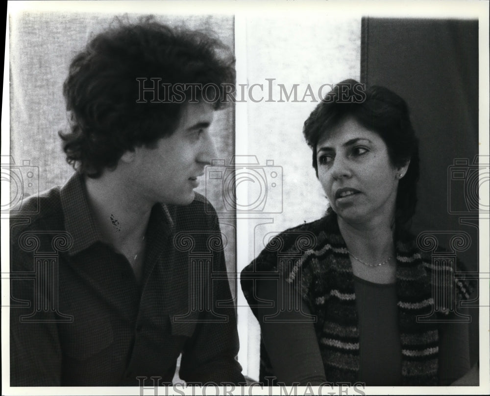 1985 Press Photo Alice Rubinstein-Footpath - cvp94771 - Historic Images