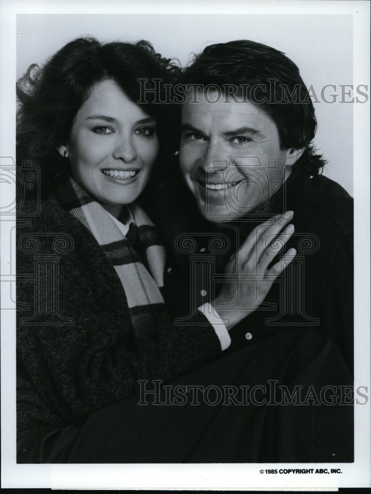 1985 Press Photo Barbara Stock and Robert Urich in &quot;Spencer:For Hire&quot;- Historic Images