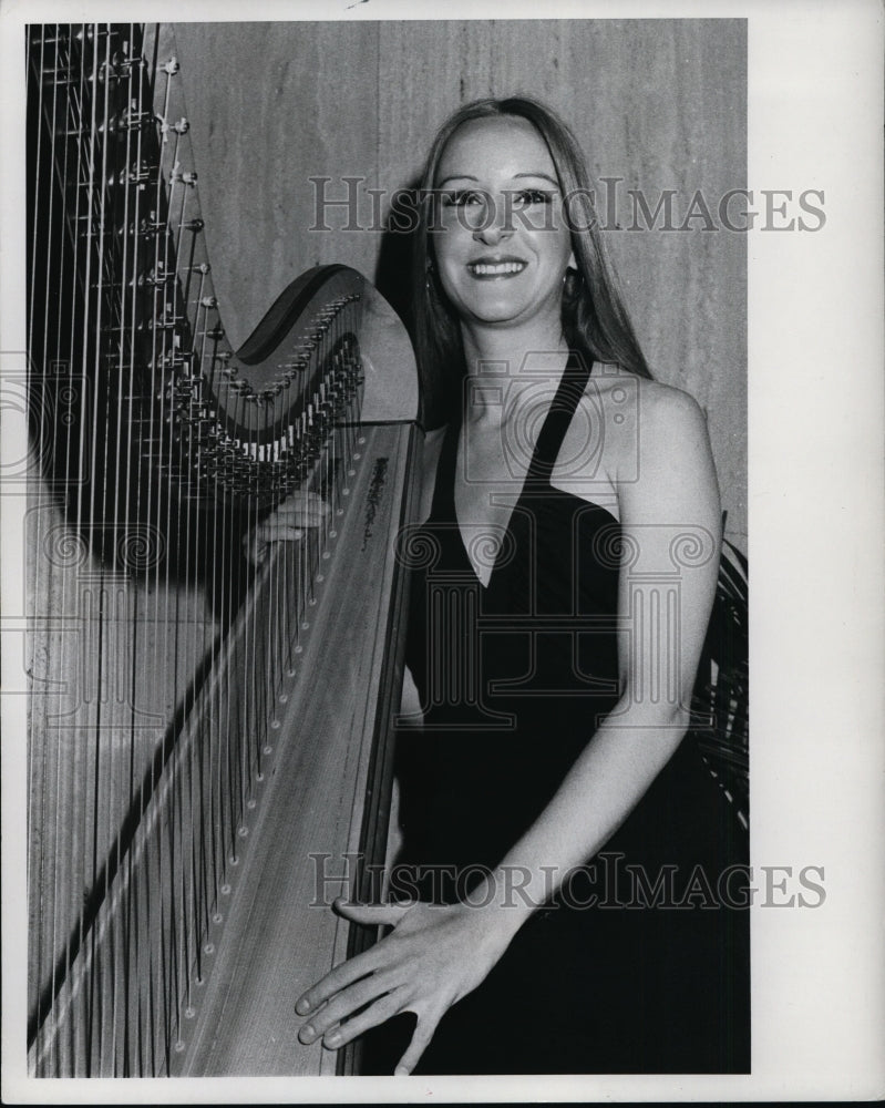 1979, Susan Strasek - cvp95070 - Historic Images