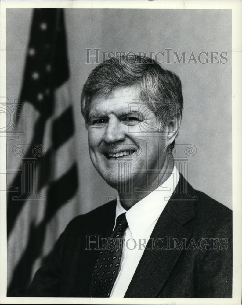 1983 Press Photo James E.Yonge,Director Export-Import Bank of The United States - Historic Images
