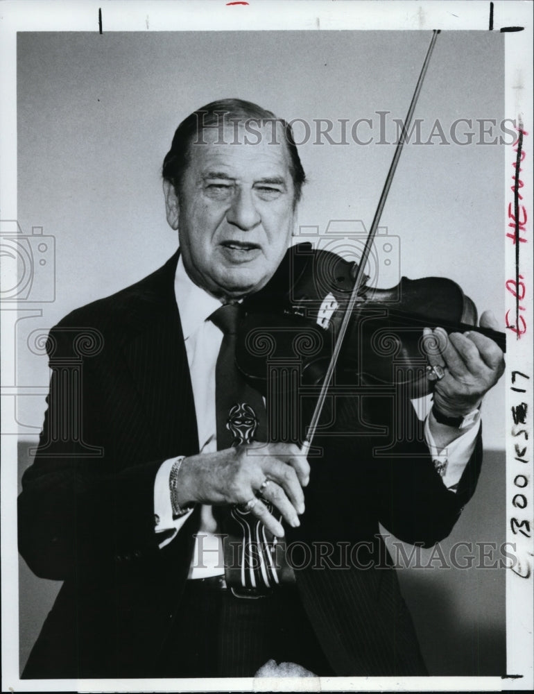 1983 Press Photo Henny Youngman on &quot;The 1/2 Hour Comedy Hour,&quot; on ABC. - Historic Images