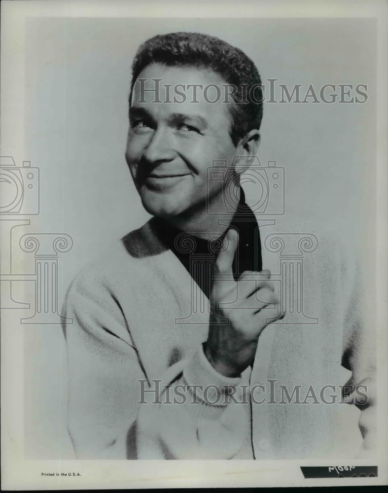 1966 Press Photo Red Buttons - cvp95347 - Historic Images