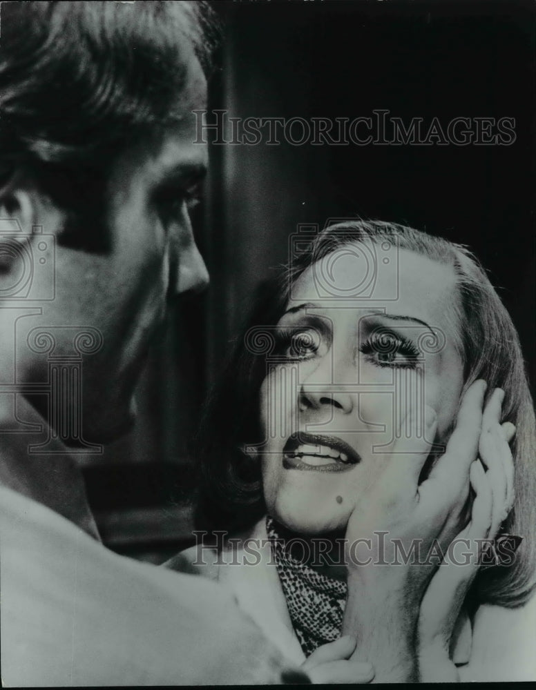 1971, Gloria Swanson-Butterflies are Free - cvp95669 - Historic Images